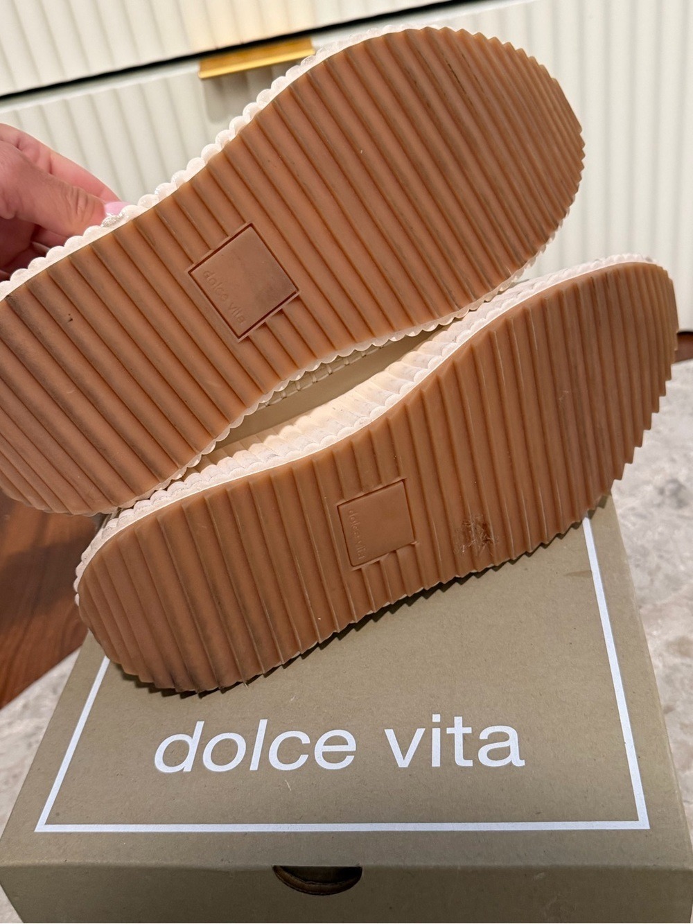 Dolce Vita Daran Wedge Sneaker - Ivory 9 - Picture 10 of 13